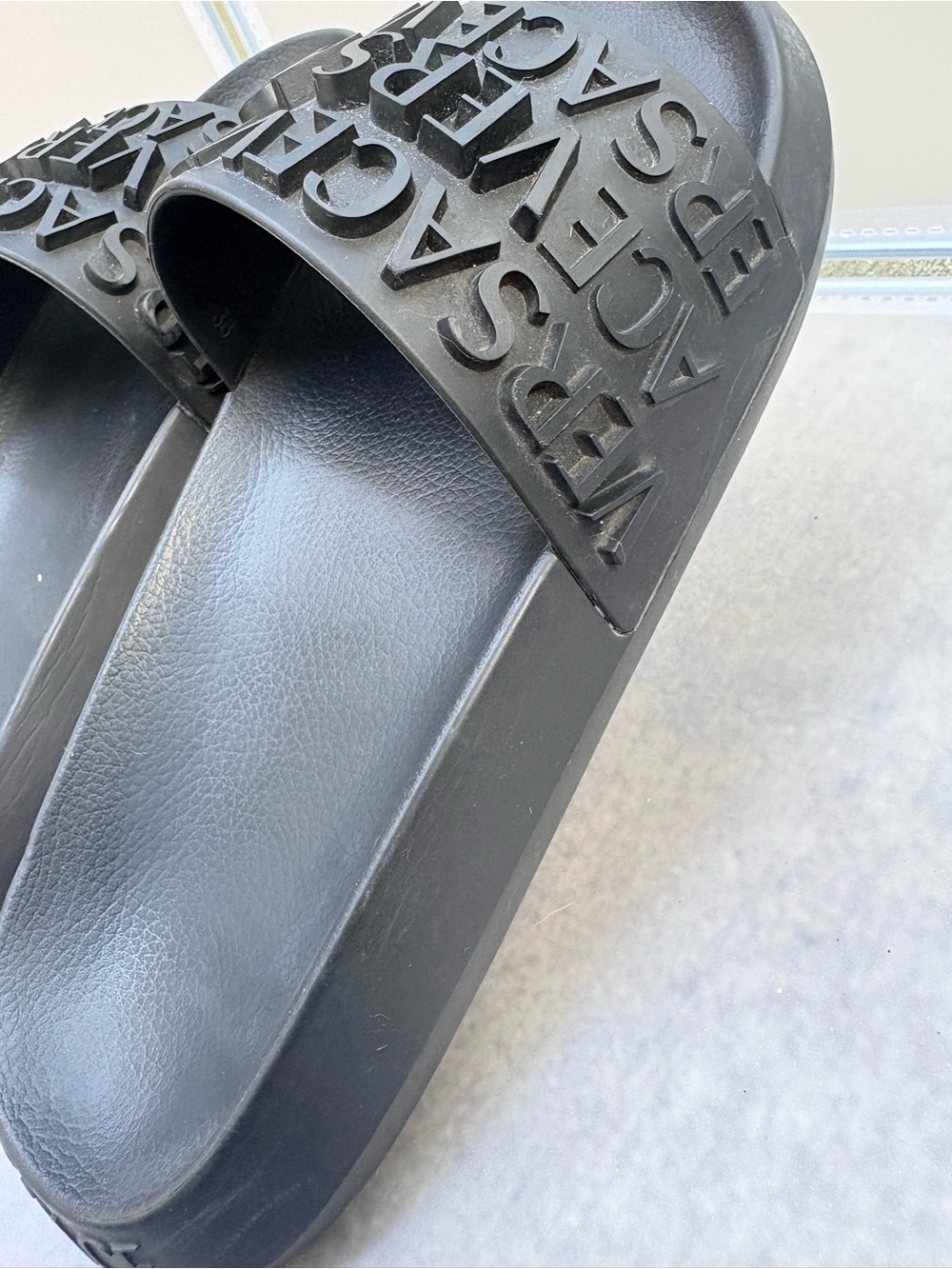 Versace  All Over Logo - Black - Rubber Slide Sandals Slip On Shoes - Size 7-7.5 - Picture 7 of 12